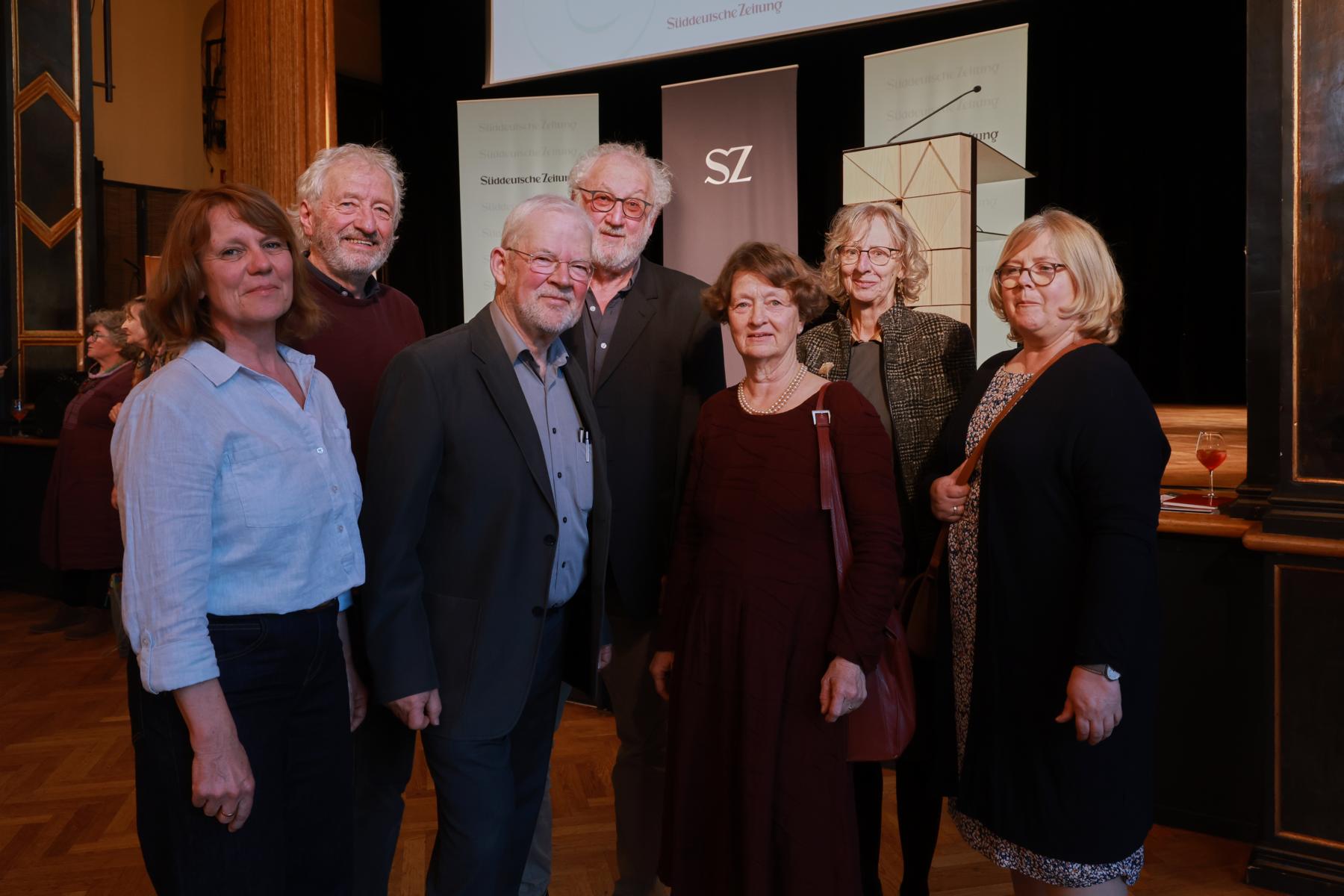 v.l.n.r.: Heidi Oberhofer-Franz, Peter Willim, Hans Elas, Schorsch Wiesmaier, Monika Schwarzenböck, Doris Minet, Bettina Kronseder